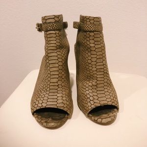 Join Snakeskin Wedges